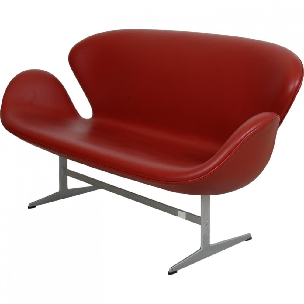 Swan Sofa in Red Leather by Arne Jacobsen