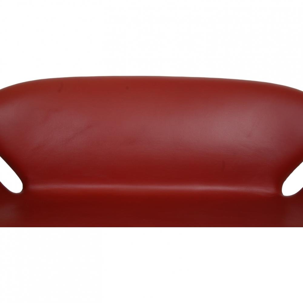 Swan Sofa in Red Leather by Arne Jacobsen