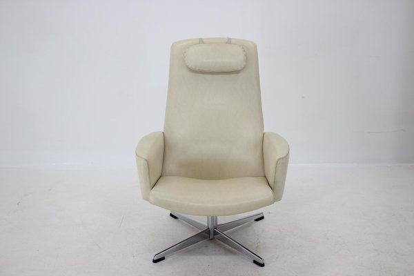 Swedish Beige Swivel Chair from Asko, 1970s-TZ-667023