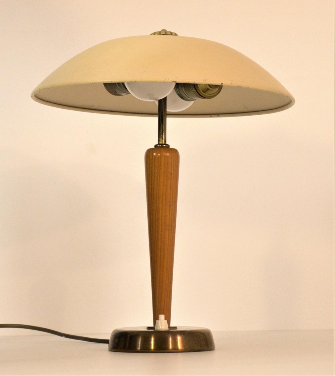 Swedish Grace Period Brass and Oakwood Table Lamp by Böhlmarks, 1920s