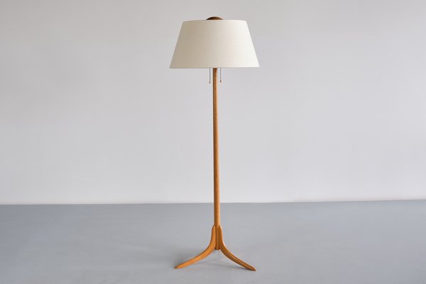 Swedish Modern 3-Legged Floor Lamp in Oak from Svensk Hemslöjd, 1950s-FMT-1748792