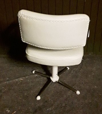 Swiveling Tubular Steel Chair with White Leatherette Upholstery, 1950s-HOI-778993