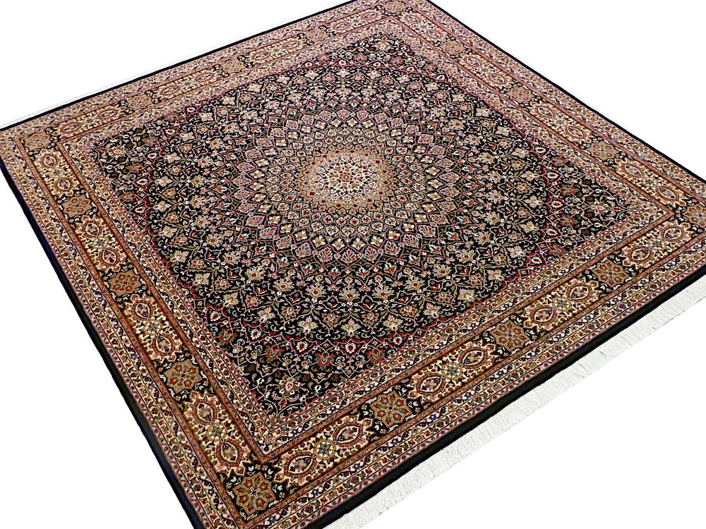 Tabriz Gombad Rug, 1990s