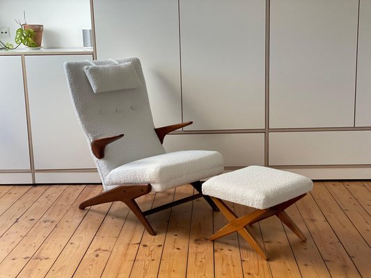 Teak and White Bouclé Lounge Chair & Ottoman by Fredrik A. Kayser for Vatne, Norway, 1960s, Set of 2-WSA-1342939