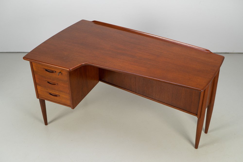 Teak Desk by Göran Strand for Lelångs Möbelfabrik, Sweden