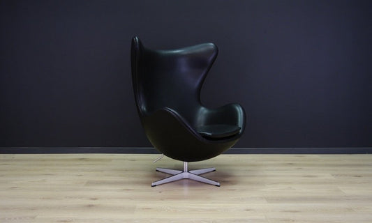 The Egg Chair in Black Leather by Arne Jacobsen for Fritz Hansen