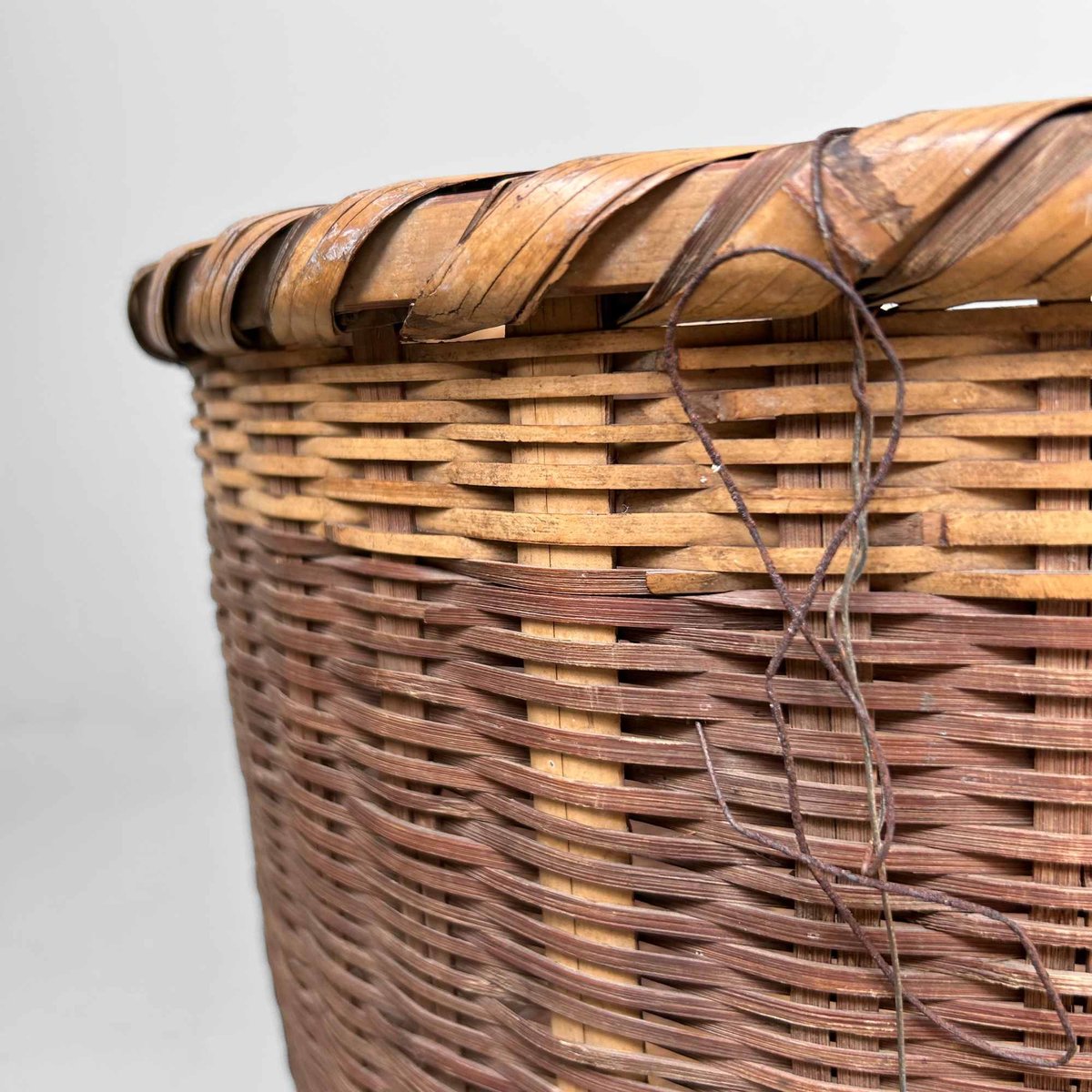 Traditional Japanese Okimono Kago (Storage Basket) Bamboo Basket, Shōwa Era., 1950s