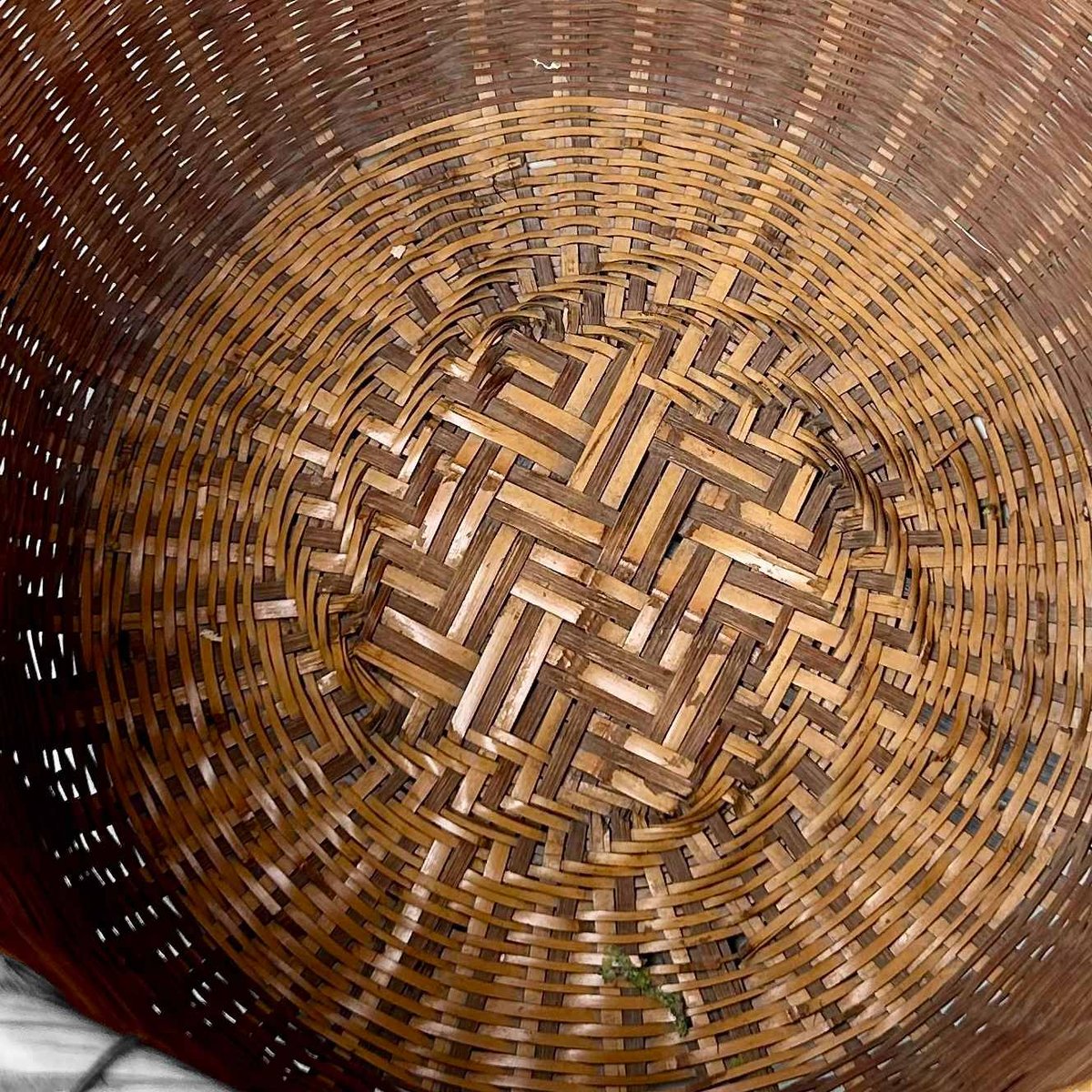 Traditional Japanese Okimono Kago (Storage Basket) Bamboo Basket, Shōwa Era., 1950s