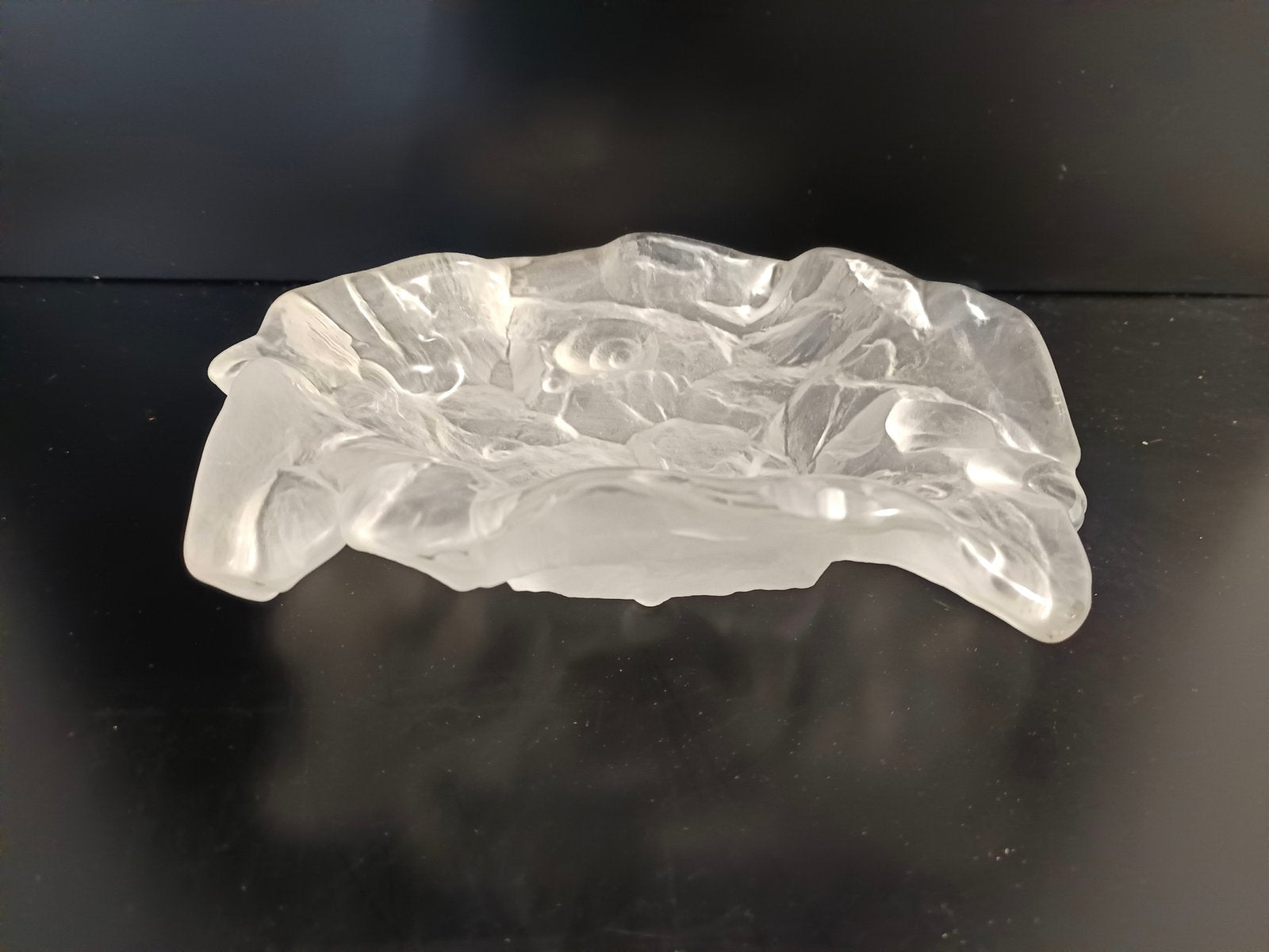 Transparent Heavy Crystal Trinket Bowl-Ashtray with Shells attributed to Jolanda Prinsen, 1970s