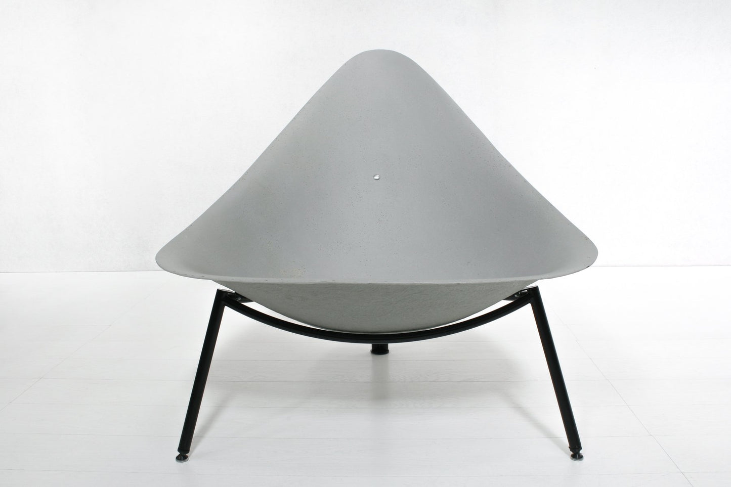 Tripod Grey Fiberglass Garden Lounge Chair attributed to Ed Mérat, 2000s