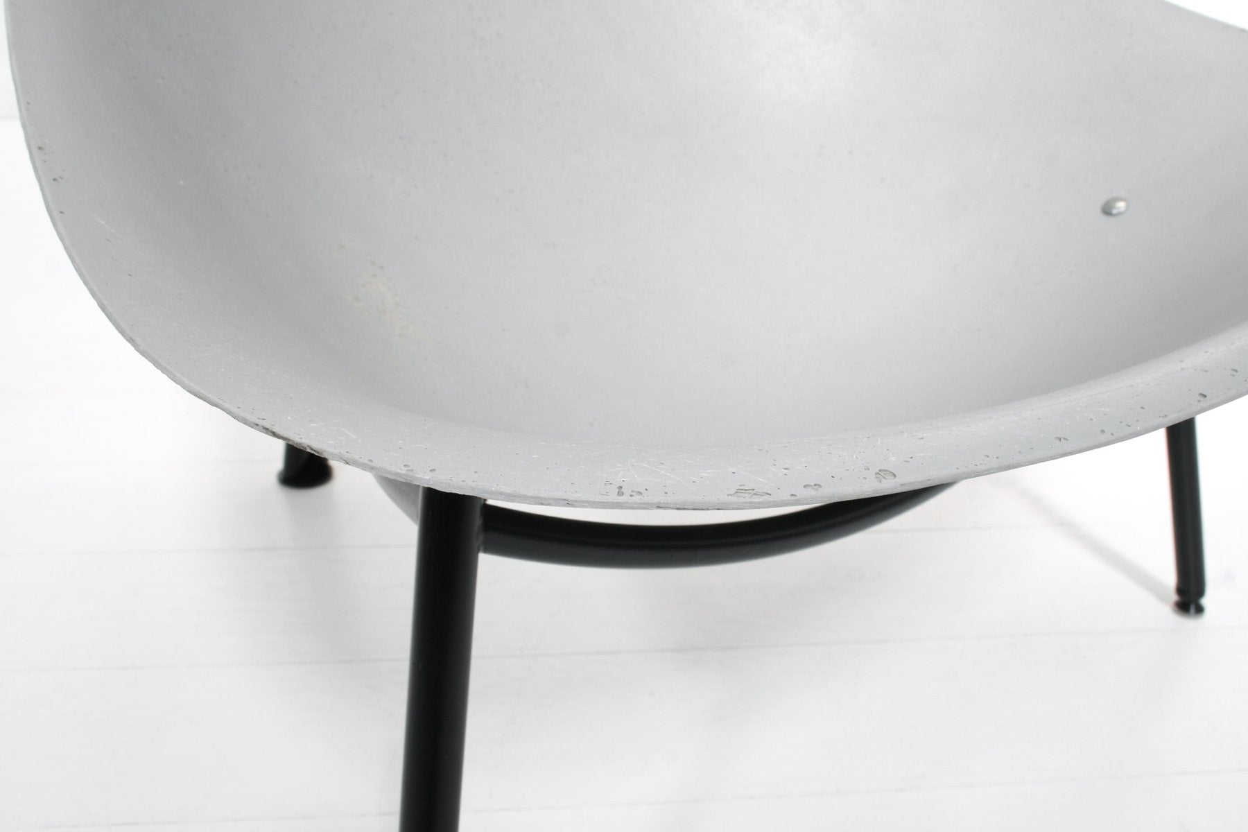 Tripod Grey Fiberglass Garden Lounge Chair attributed to Ed Mérat, 2000s