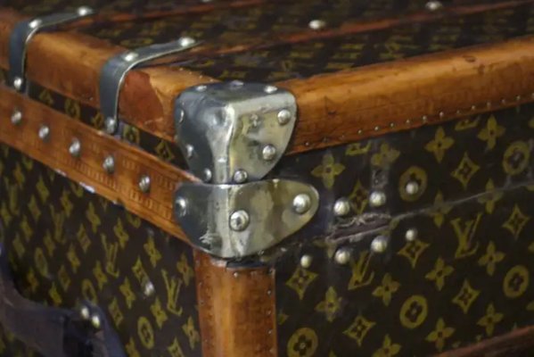 Trunk in Monogram from Louis Vuitton, 1920s-YF-2040231