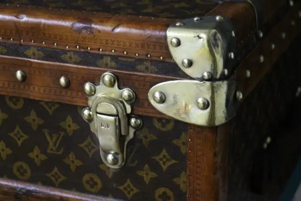 Trunk in Monogram from Louis Vuitton, 1920s-YF-2040231