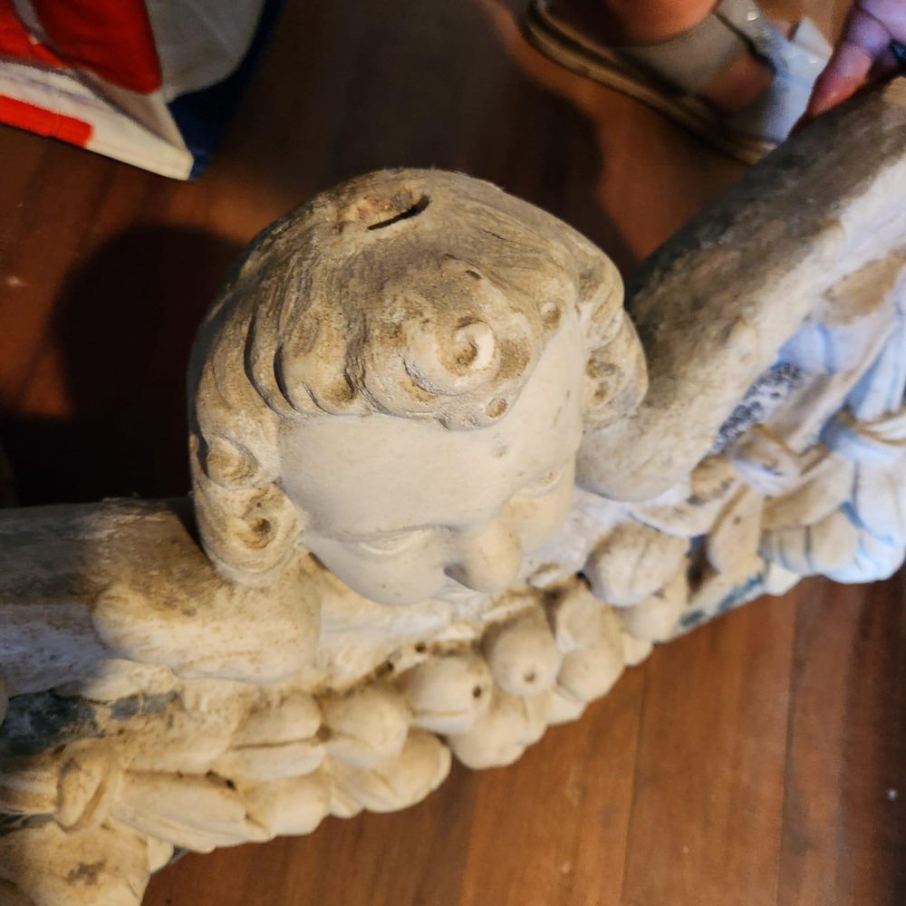 Tuscan Artist, Happy Angel with Fruit Garland, 18th Century, Marble Sculpture