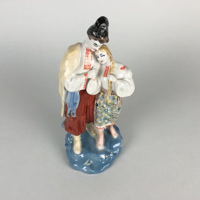 Ukrainian Porcelain Lovers Statue, 1950s-TZ-1360512