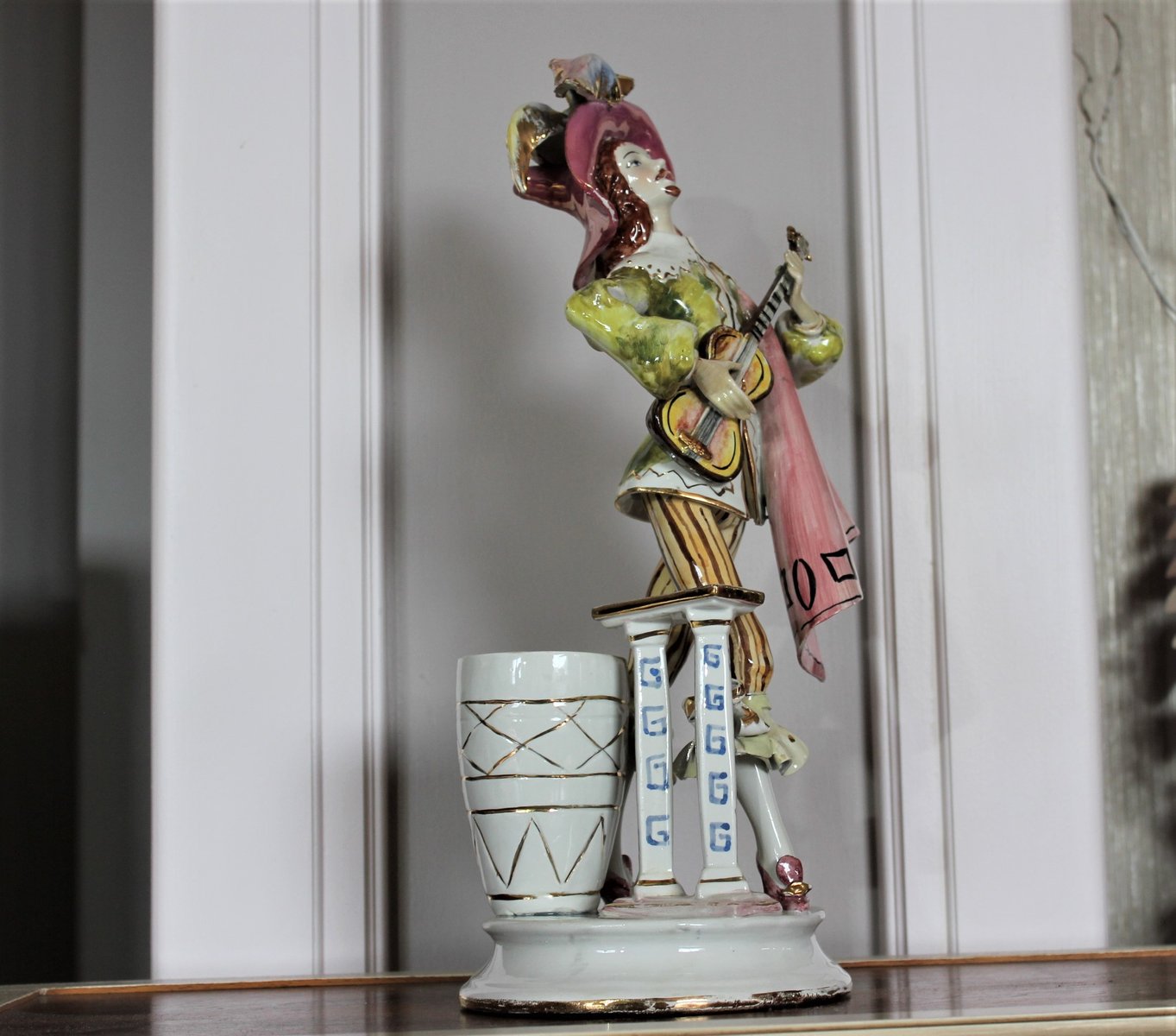 Venetian Troubadour Porcelain Statuette