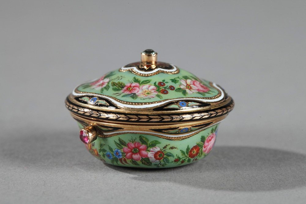 Vinaigrette in Gold with Enamel and Precious Stones