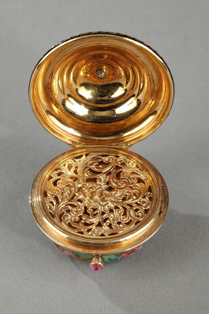 Vinaigrette in Gold with Enamel and Precious Stones