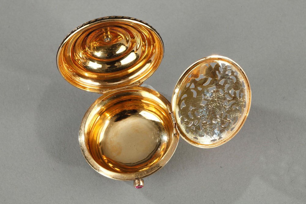 Vinaigrette in Gold with Enamel and Precious Stones