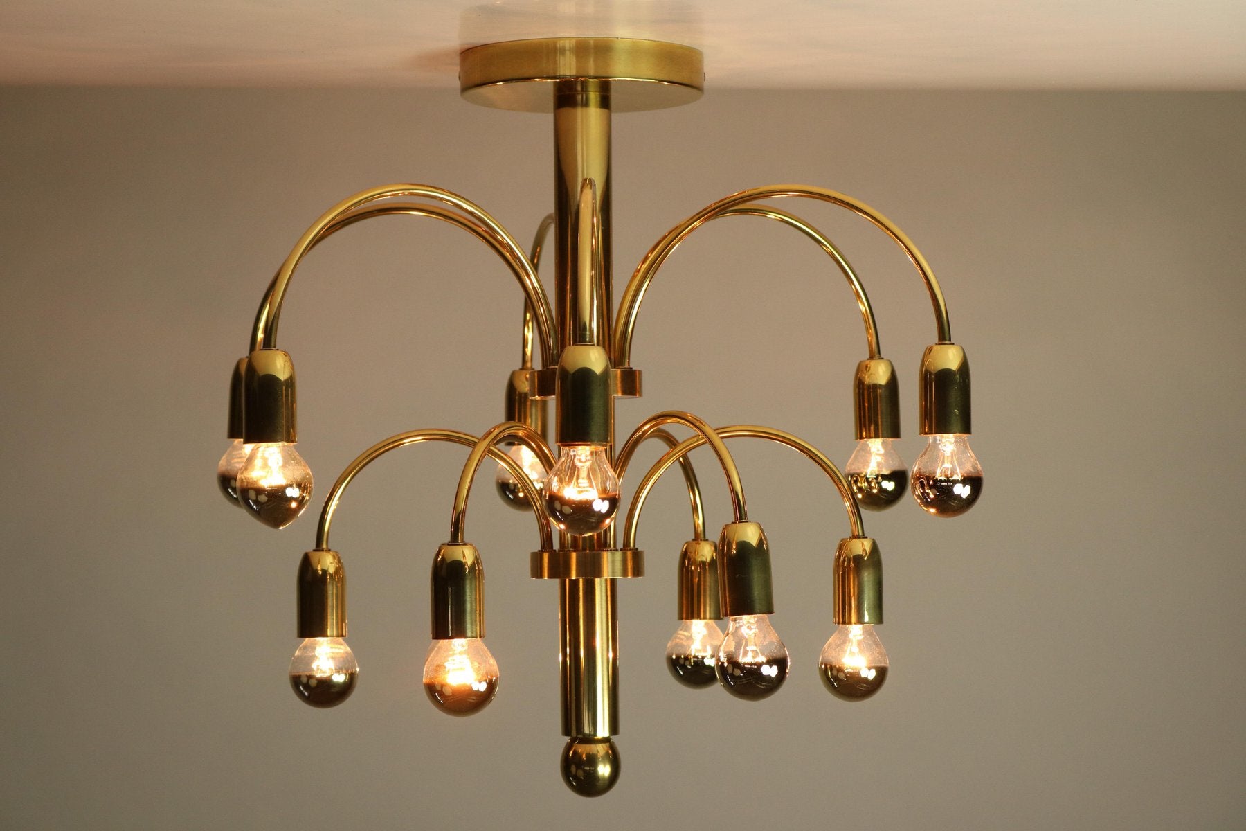 Vintage 12-Light Chandelier by Gaetano Sciolari, 1970s