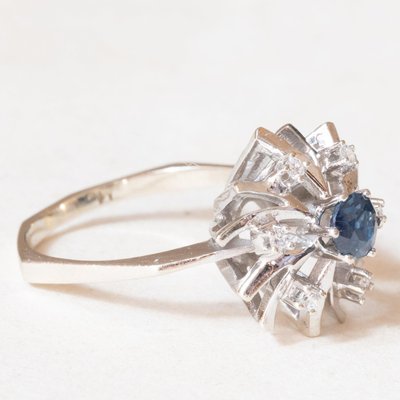 Vintage 14k White Gold Daisy Ring with Sapphire and Brilliant Cut Diamonds, 1980s-PPA-2022343