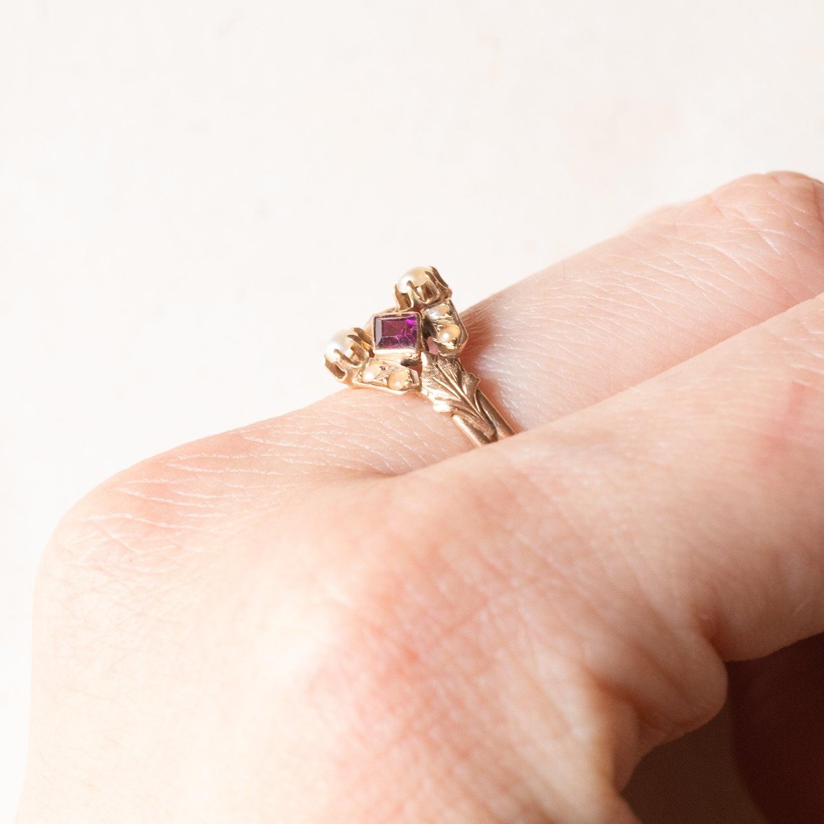 Vintage 14k Yellow Gold Ring with Amethysts and White Beads, 1950s