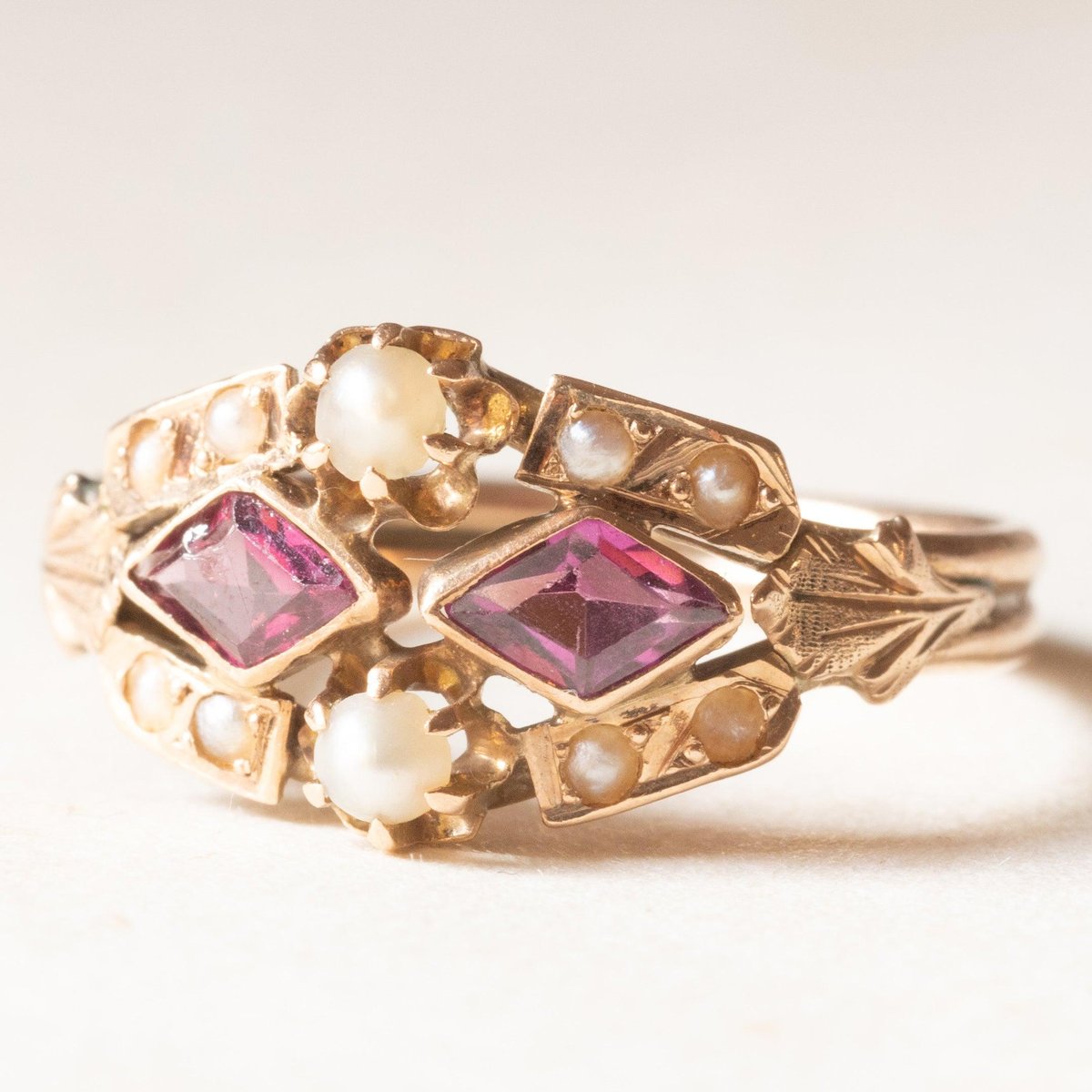 Vintage 14k Yellow Gold Ring with Amethysts and White Beads, 1950s