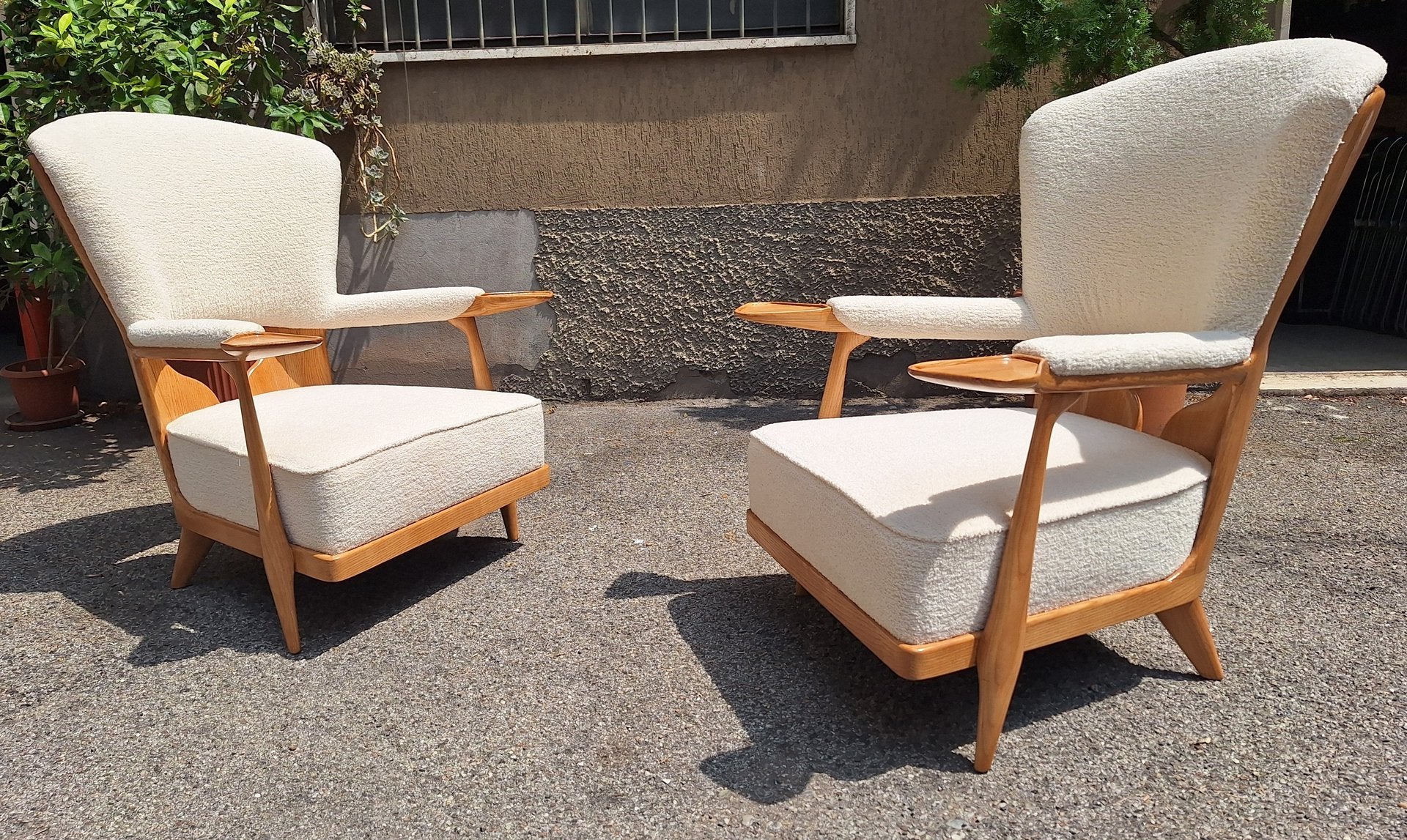 Vintage Armchairs in Light Wood and White Boucle Fabric by Enrico Ciuti, 1950s, Set of 2