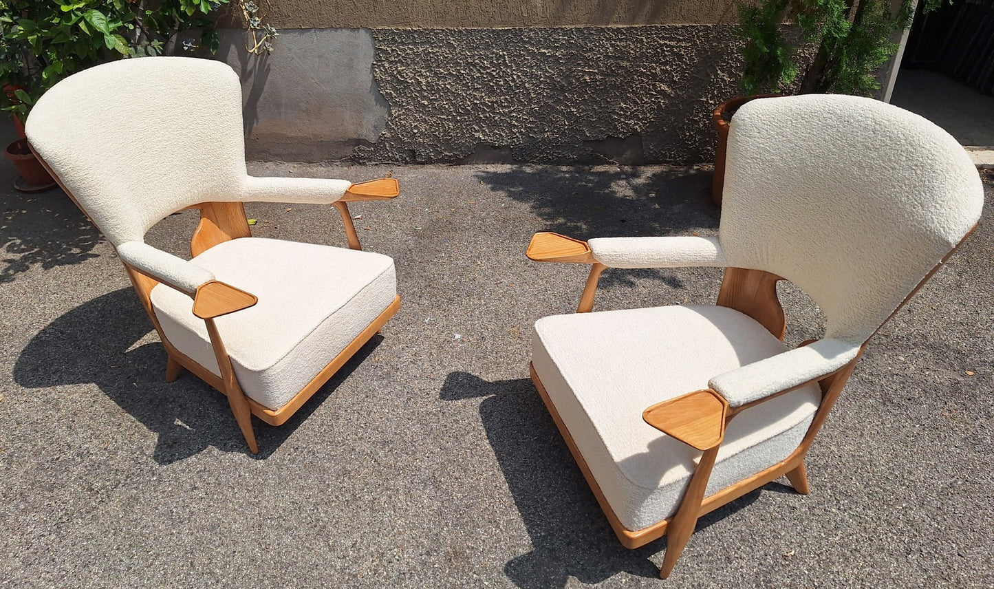 Vintage Armchairs in Light Wood and White Boucle Fabric by Enrico Ciuti, 1950s, Set of 2