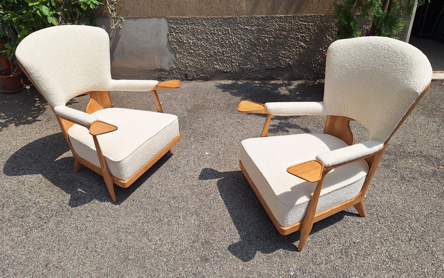 Vintage Armchairs in Light Wood and White Boucle Fabric by Enrico Ciuti, 1950s, Set of 2