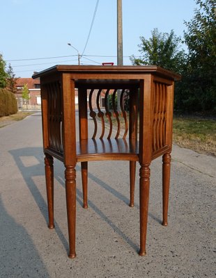 Vintage Art Deco Table in Swirled Walnut, 1930s-AWL-1373726