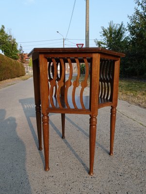 Vintage Art Deco Table in Swirled Walnut, 1930s-AWL-1373726