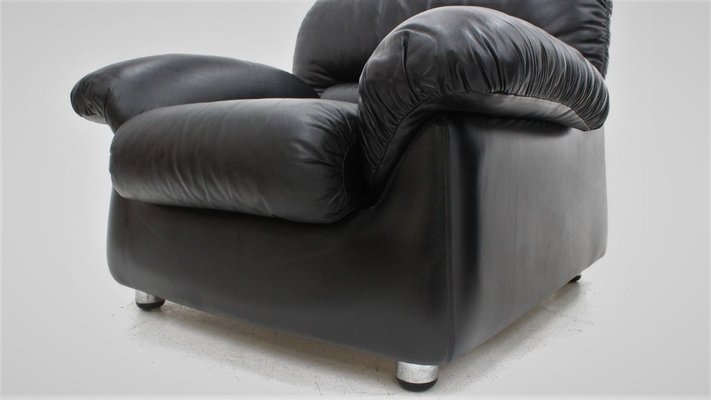 Vintage Black Leather Lounge Chairs, 1970s, Set of 2-ZQ-831491