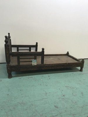 Vintage Brown Prayer Table-HLV-1428827