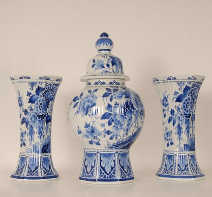 Vintage Chinoiserie Baluster Vase & Beaker Vases from Royal Delft, 1970s, Set of 3-GOE-1719832