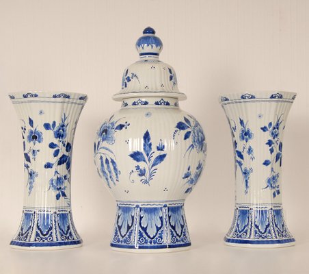 Vintage Chinoiserie Baluster Vase & Beaker Vases from Royal Delft, 1970s, Set of 3-GOE-1719832