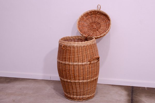 Vintage Czechoslovakiam Wicker Laundry Basket, 1970s-HXT-1770471