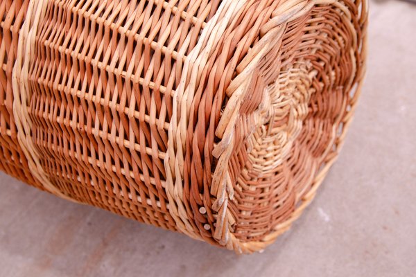 Vintage Czechoslovakiam Wicker Laundry Basket, 1970s-HXT-1770471