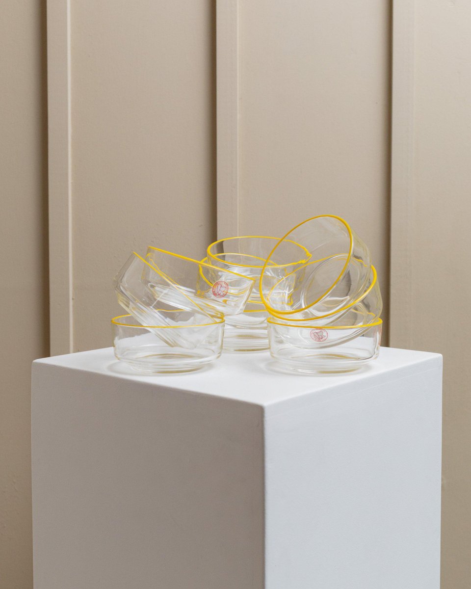 Vintage Empoli Glass Bowls in Clear Glass with Yellow Rim from Fratelli Buggiani,1980s, Set of 9