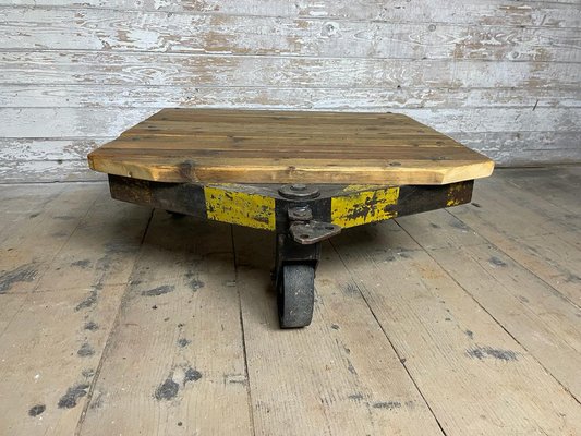 Vintage Industrial Coffe Table-GUH-1774356