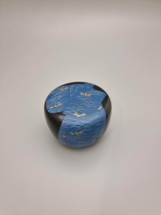 Vintage Japanese Netsuke Matcha Conatiner with Maki-E Lacquer Depicting a Deep Blue Kimono Fabric with Golden Drangonflies on Black Background, 1960-70s