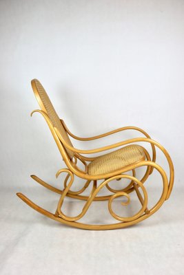 Vintage Natural Wood Rocking Chair attributed to Michael Thonet-UJQ-2036214