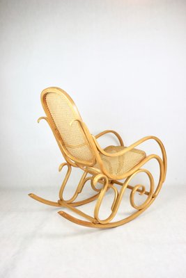 Vintage Natural Wood Rocking Chair attributed to Michael Thonet-UJQ-2036214