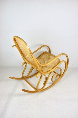 Vintage Natural Wood Rocking Chair attributed to Michael Thonet-UJQ-2036214