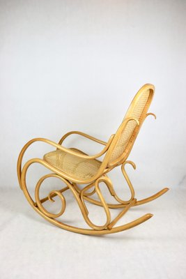 Vintage Natural Wood Rocking Chair attributed to Michael Thonet-UJQ-2036214