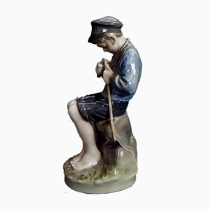 Vintage Nr. 905 Boy Curving a Stick Figurine from Royal Copenhagen, 1960s-BXB-717270