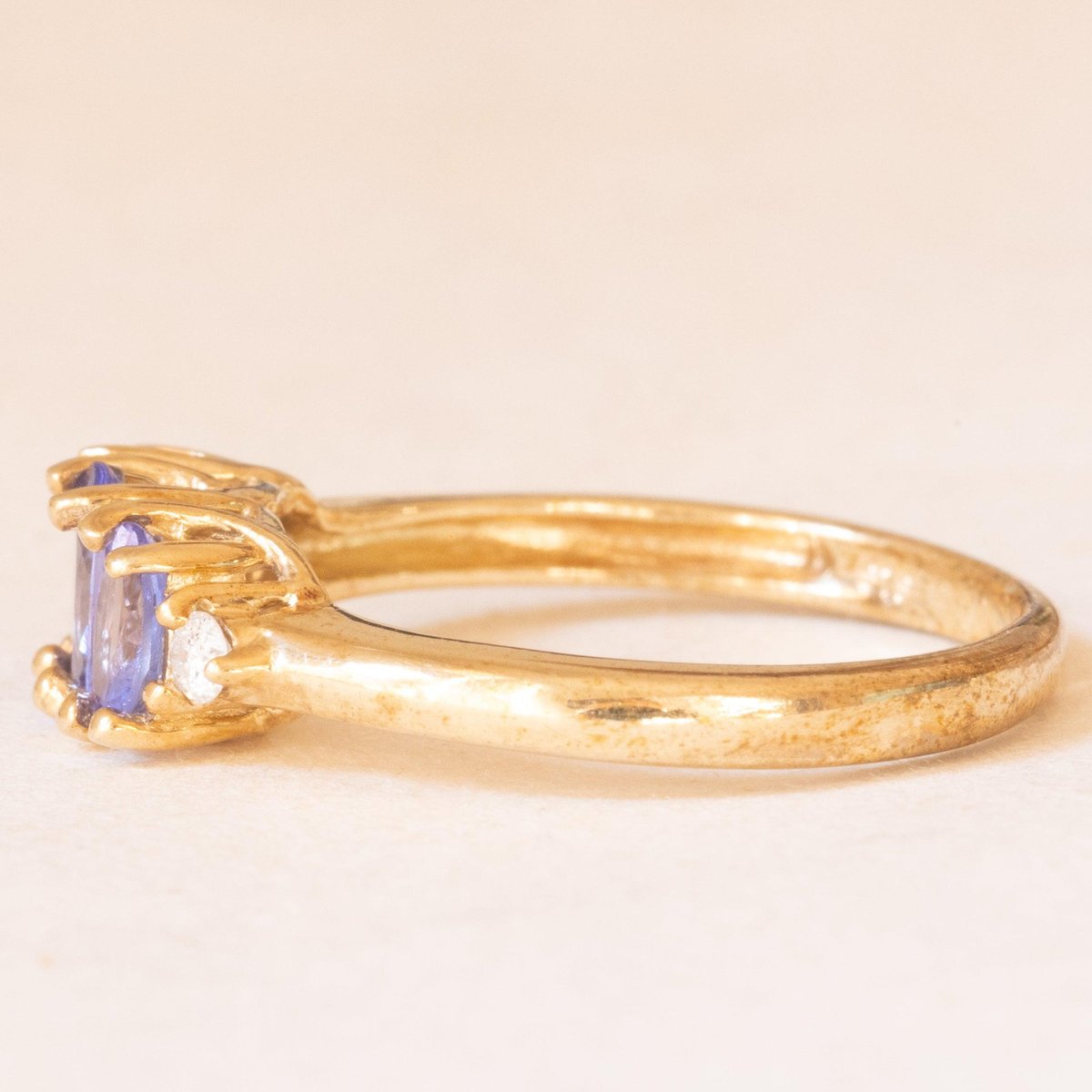 Vintage Ring in 9k Yellow Gold with Tanzanites and Brilliant Cut Diamonds, 2004