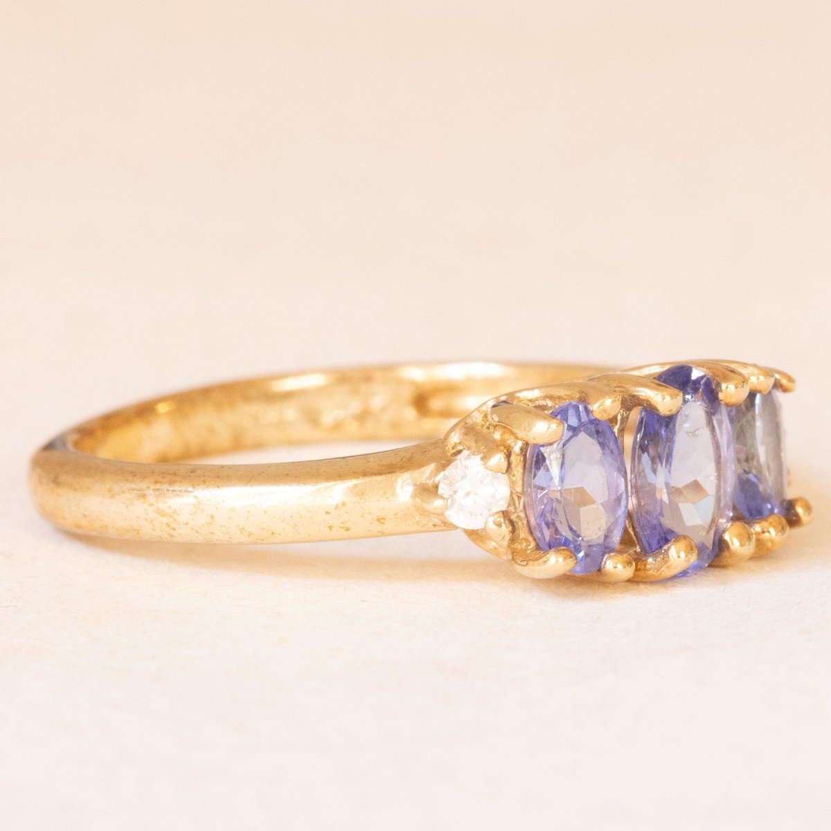 Vintage Ring in 9k Yellow Gold with Tanzanites and Brilliant Cut Diamonds, 2004