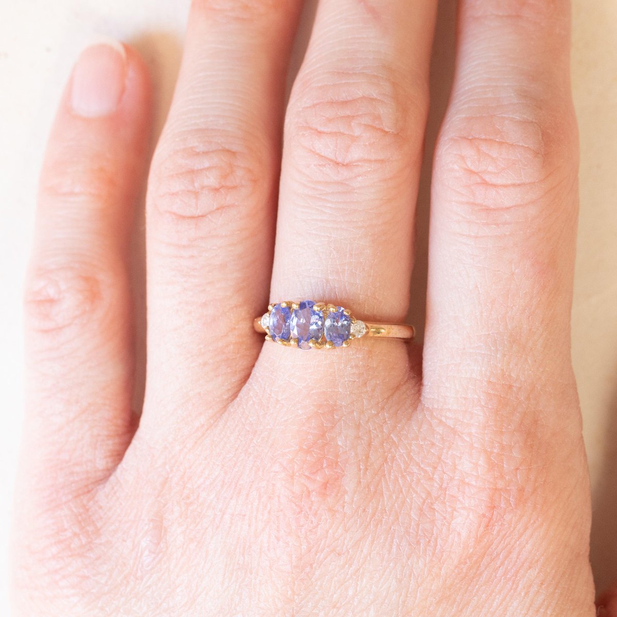 Vintage Ring in 9k Yellow Gold with Tanzanites and Brilliant Cut Diamonds, 2004