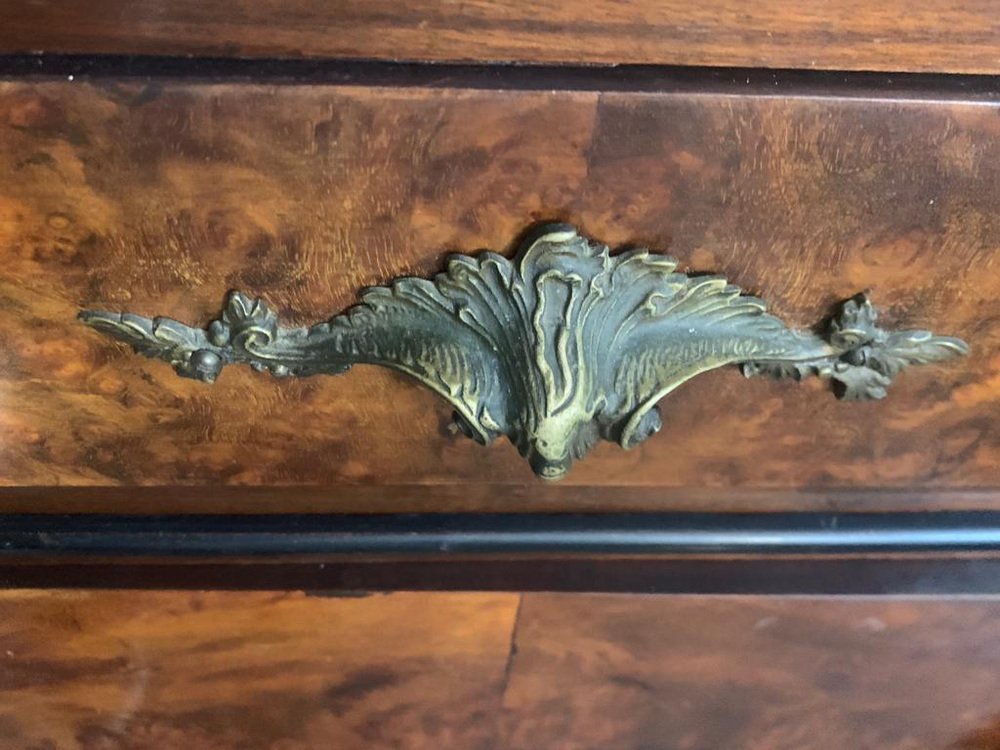 Vintage Sideboard in Walnut Root with Sculptures on the Front, 1920s